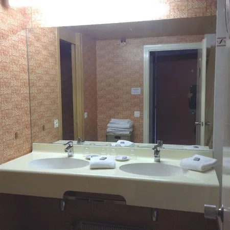 Apartahotel La Renovation 2*